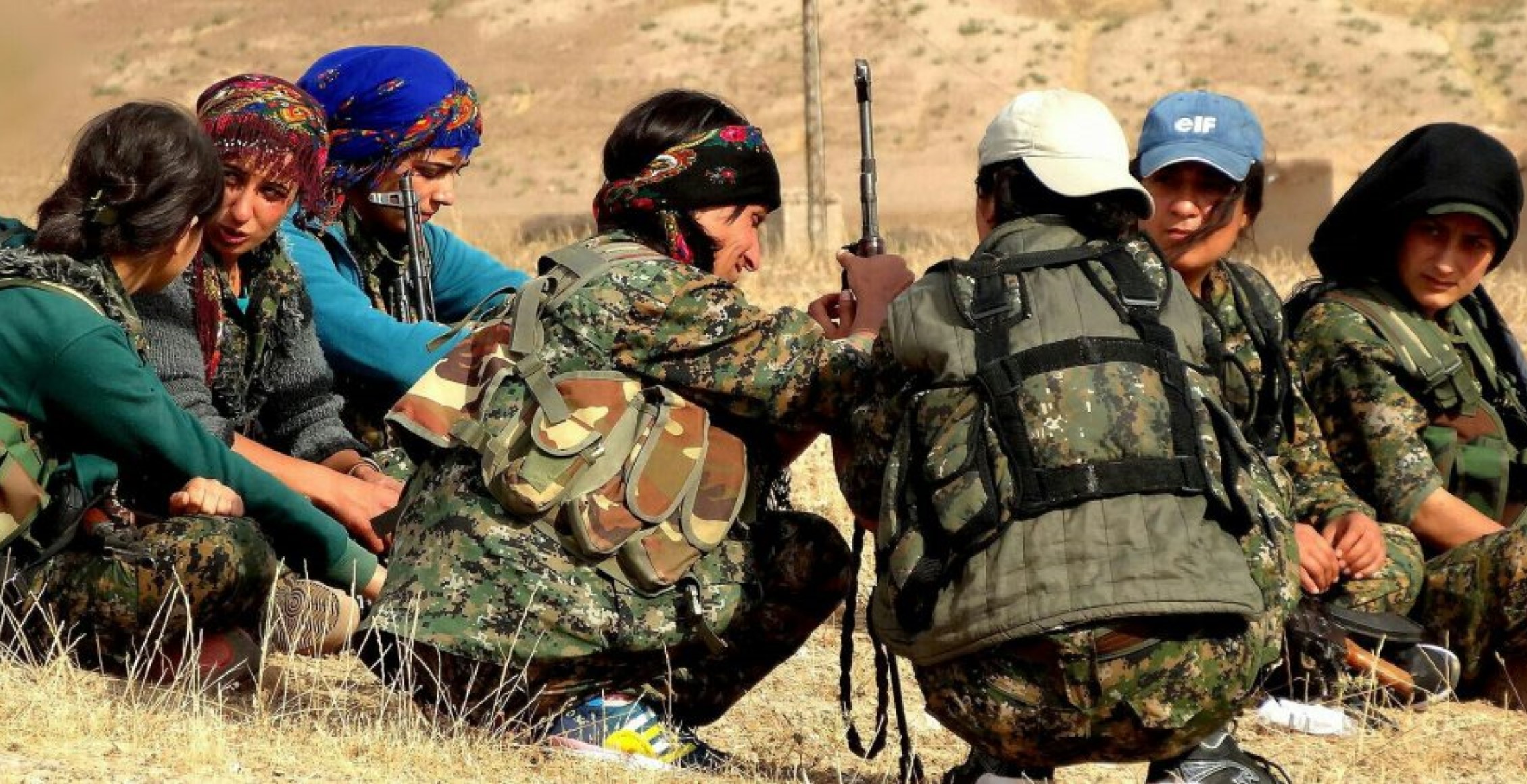 Курди перевод. СДС курды. Курдские вооружённые формирования. Курдские девушки.