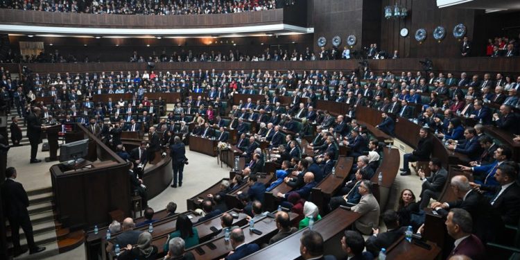 Çima Bahçelî berê parlamentoya Tirkiyayê dide Îmraliyê?