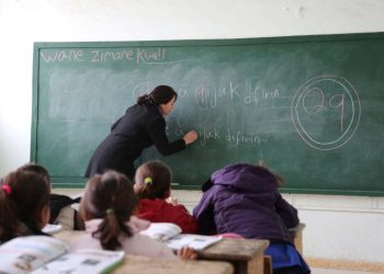 Rûbirûyê “qirkirina çandî”: Nasname, ziman û çanda kurdî li Sûriyayê