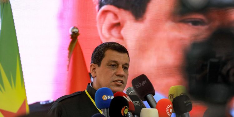 المونيتور: “قسد” أكثر وضوحاً بعد السويداء.. و”الشرع” في أضعف لحظاته