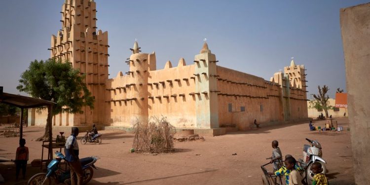 تنظيم القاعدة في أفريقيا يتبنى منهج هيئة تحرير الشام.. هل تسقط مالي؟