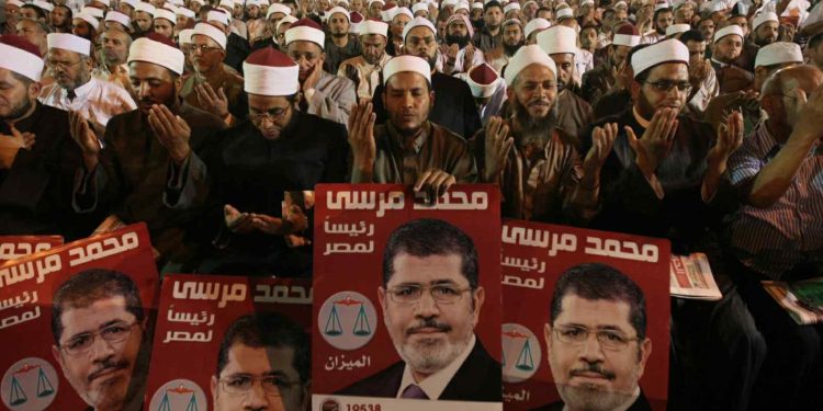 كيف صادرت جماعة الإخوان المسلمين الاحتجاجات في مصر