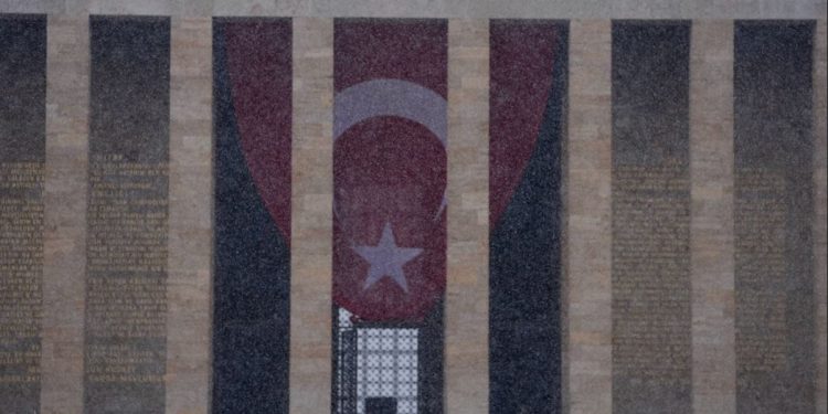استراتيجية التموضع التركي وإدارة “بقايا المحور الإيراني”