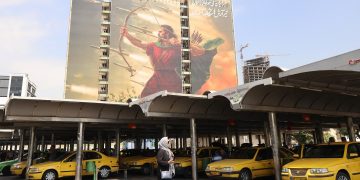 «الولي الفقيه» يستدعي ملوك فارس